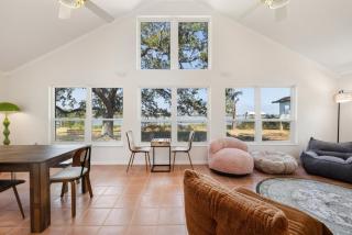 Cedar Key Coastal Oak Retreat - 9