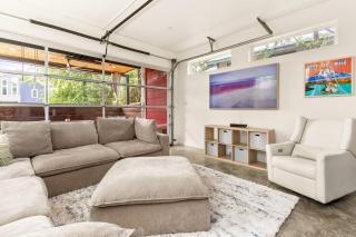 3BR 2BA East Austin Retreat w Putting Green, Sun Deck and Office by Austin Vacay - 3