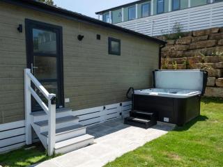 Swanage Signature 2 Bedroom Lodge with Hot Tub - 3