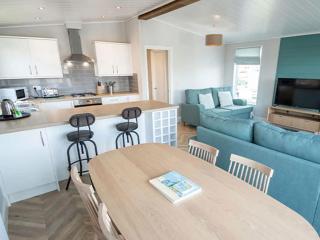 Swanage Signature 3 Bedroom Lodge with Hot Tub - 7