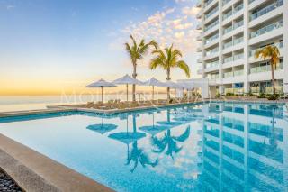 13th Floor Oceanfront 8 Pools 500Mbps - 1