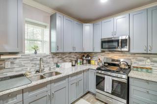 Fully Updated and Convenient! Baytown Home Near Dtwn - 2