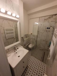 Liszt Ferenc Downtown Apartment - 4