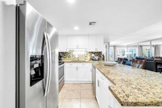 Holiday Surf and Racquet Unit 218 - 8