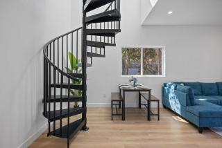 New Listing Iconic Venice Living by Colby & Conrad - 9