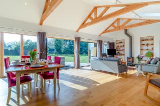 3 Bed in South Cove oc-r30975 - 9