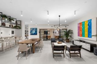 Downtown Miami Stay with Pool and Fitness Center - 2