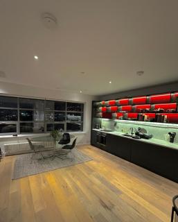 Lux 2 Bed Flat, balcony Canary Whalf - 6