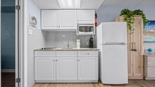 Beachfront WW Crest Condo Sleeps 6 - 3