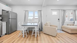 NEW NWW 2BR Condo w Pool & Parking - 1