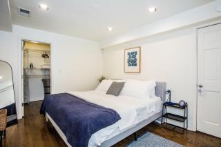 King Bed l CTA l United Center l Near Kasama l Patio - 9