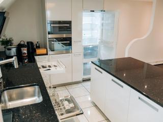 Familienhaus nahe Bern - Spielraum Kino & Fitness - 9