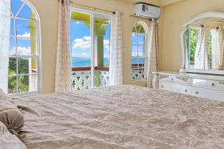 Oceanview • Nearby Beach • Balcony • 2BR/Sleeps 4 - 4