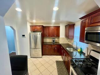 NYC 10 Minutes from JFK Queens Comforts - 2