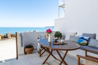 Omorphi Seaside Villa - 2