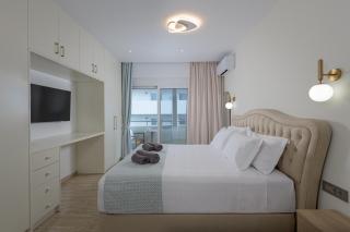 Sea and the city - 1