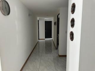 Suite Ejecutiva FINSA con Baño Privado y Parking - 2