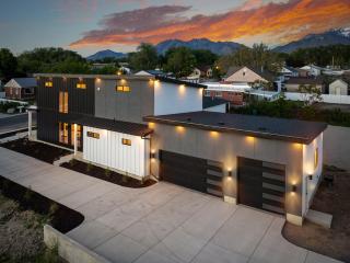 Modern Style Home, Near Expo, RSL Stadium, Skiing - 7