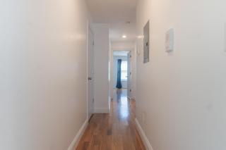 Spacious 3BR Home Near Newark Airport - 6