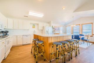 Sea Sun Greetings - Kitty Hawk MP 2.5, Ocean Views, Direct Beach Access, Pool, Hot Tub, Pets OK - 4