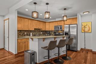 Canmore Condo Sleeps 10 Steps to Main Street - 6