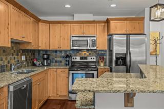 Heart of Canmore Condo managed by Little Sister Getaways - 1