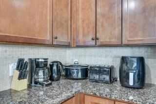 Beach + Pool Access: Resort Getaway in Galveston! - 4