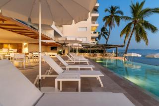 Panarea Beachfront Living - Pools Spa Gym & Luxury Amenities - 2