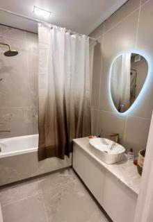 GORGEOUS APARTMENT & BEST LoCATION - 2