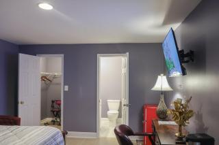 Stylish Studio Escape - Calm & Convenient Lanham - 3