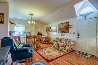 Peaceful Porch! Country Stay Near Elephant Rocks - 9