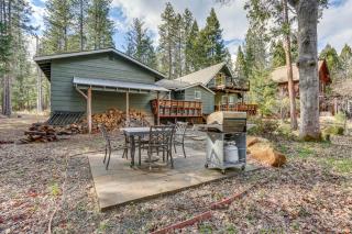 2 Mi to Trinity Lake Forest-View Gem with Hot Tub! - 7