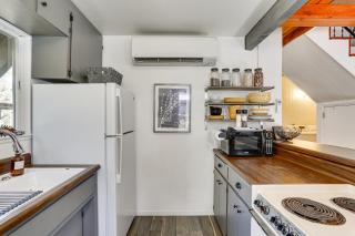 2 Mi to Trinity Lake Forest-View Gem with Hot Tub! - 2