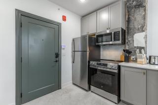Park Hotel 1BR Suite 402 - 9