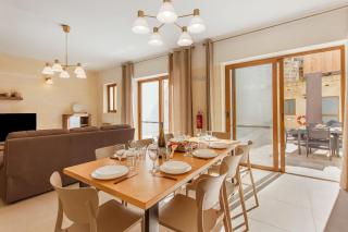 Nadurin, Large Villa 7 Bedrooms - 2 Pools - 6