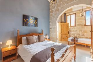 Nadurin, Large Villa 7 Bedrooms - 2 Pools - 1