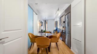 Modern 1BR and Den - Sleeps 6 in Downtown Toronto - 8
