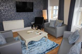 Cornerhouse Apartments 2 Sleeps 8 - 0