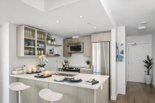 Large 2BR City Apartment near Downtown Vancouver - 5