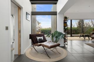 Spectacular Modern House - 8