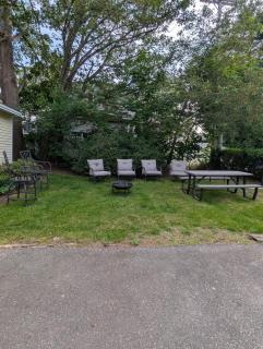 Updated studio 7 minute walk to beach FREE Park! - 1