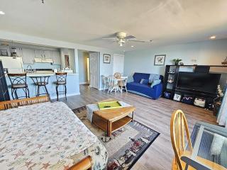 Beachfront Condo with Amazing Ocean Views 4th Fl - 7