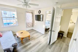 Renovated 2Bd Cottage 10min walk to Beach - 9
