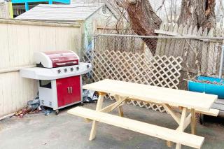 Renovated 2Bd Cottage 10min walk to Beach - 4