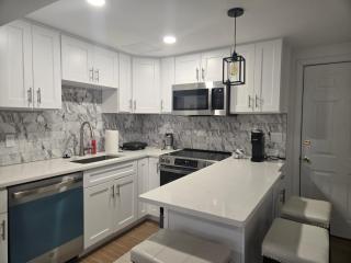 Modern & Cozy Suite - 0