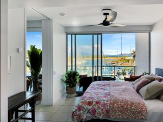 Blue on Blue Apartment 933 - 9