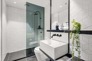 Marvel Stadium 2BR, Parking, Pool and Gym - 4