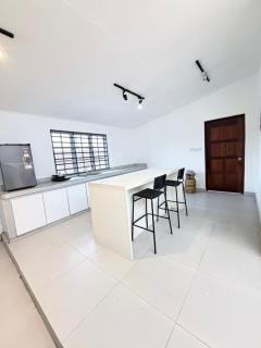 Spacious family-friendly home in Mantin - 5