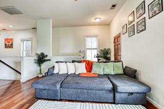 Prime Location - Stylish 2BR Minutes to Downtown - 5