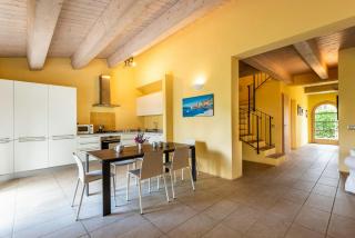 Historic Farmhouse Between Two Tuscan Valleys - 3